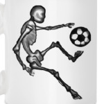 Скелет играет в футбол