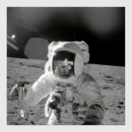 Астронавт Аполлона-12 на Луне