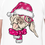 Собака Санта показывает язык.