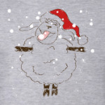 Овца радуется снегу