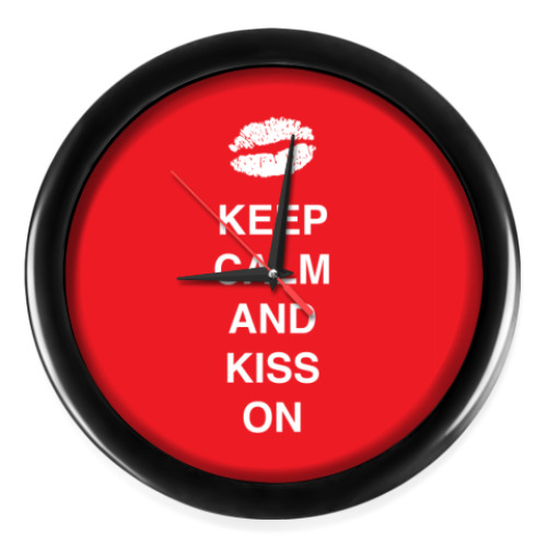 Настенные часы Keep calm and kiss on